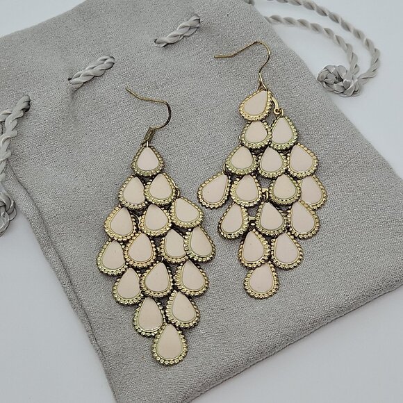 Vintage Ivory Blush Chandelier Drop Earrings Gold Tone - Picture 4 of 7